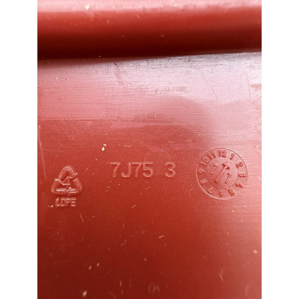 Rubbermaid Easy Find 7J75 food storage container Replacement Lid 16